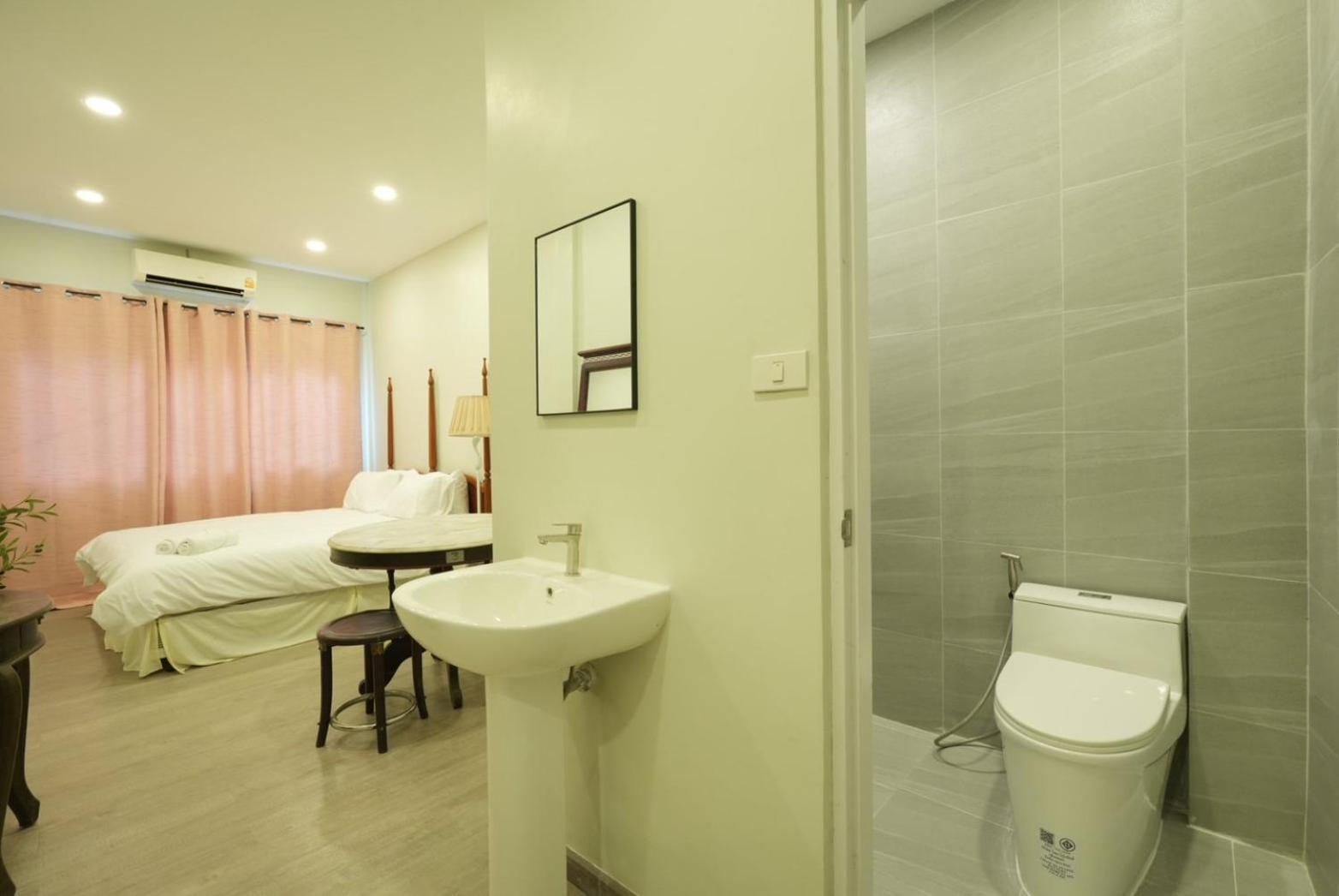 Hidden Dragon X Yaowarat Road Appartement Bangkok Buitenkant foto