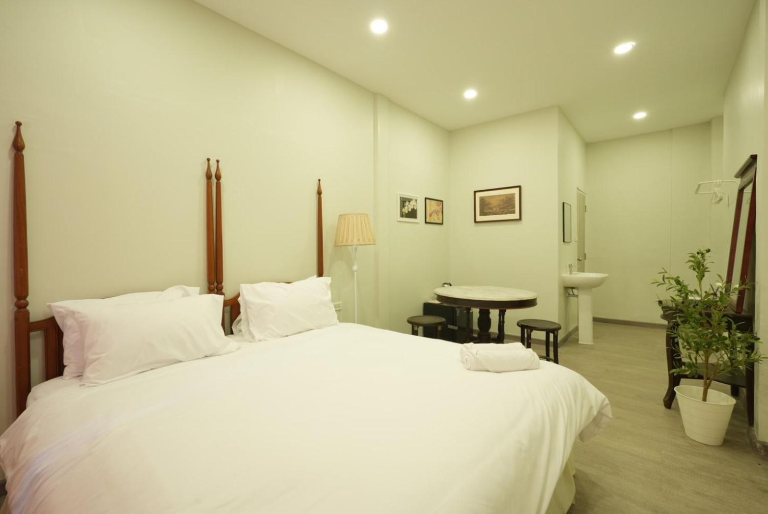 Hidden Dragon X Yaowarat Road Appartement Bangkok Buitenkant foto